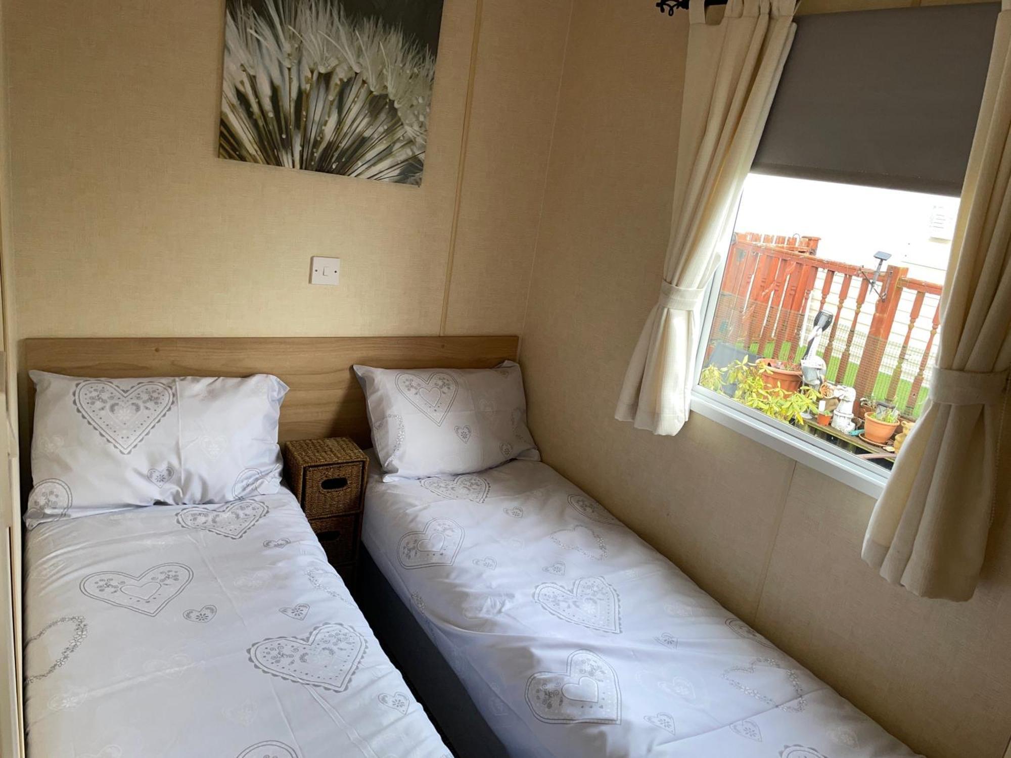 אינגולדמלס The Luxury Wolds Retreat 6 Berth 3 Bedrooms Beds Made For Arrival Wifi מראה חיצוני תמונה